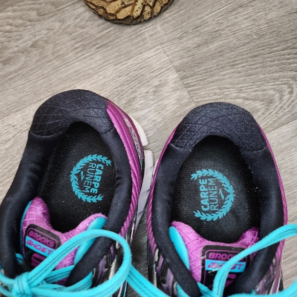 Brooks womens sneakers size 7.5 - Picture 3 of 8